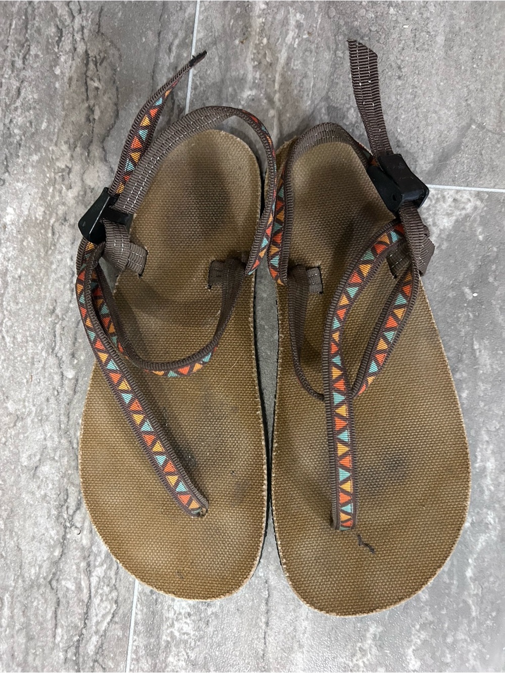 Earth Runner Circadian Sandals W8.5